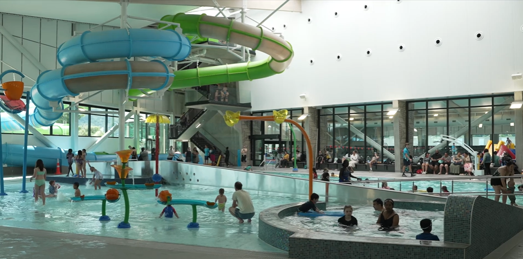 Photo of leisure pool with zoom tubes